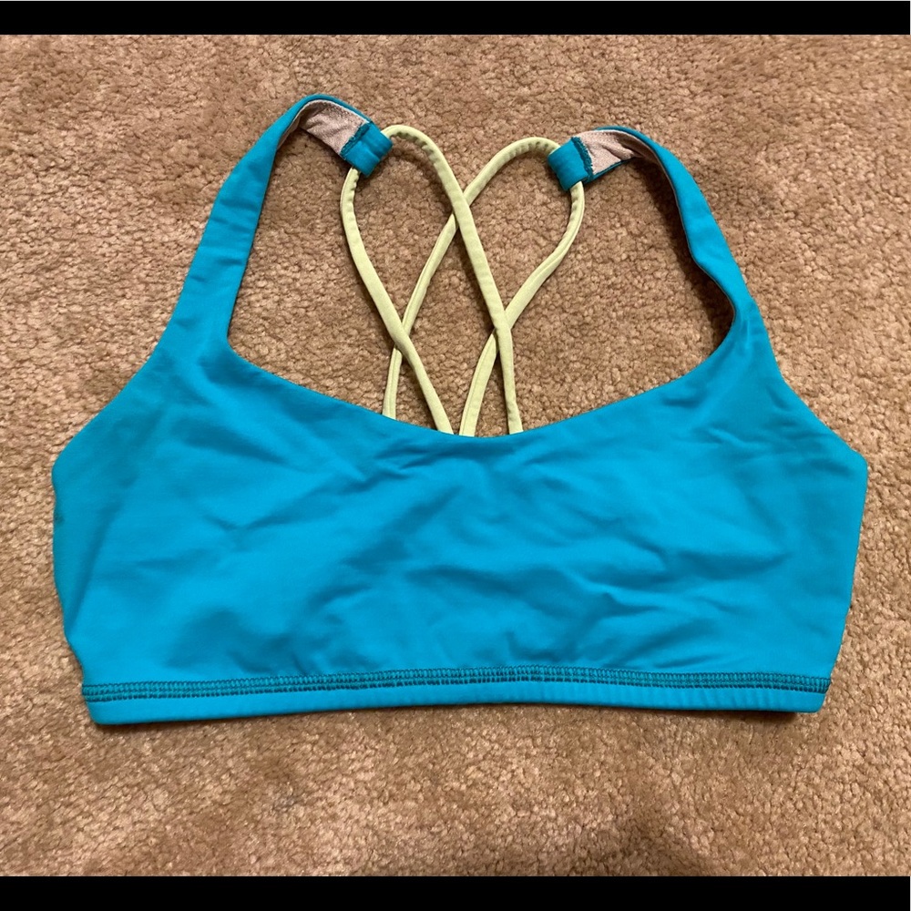 EUC Lululemon Free To Be Bra